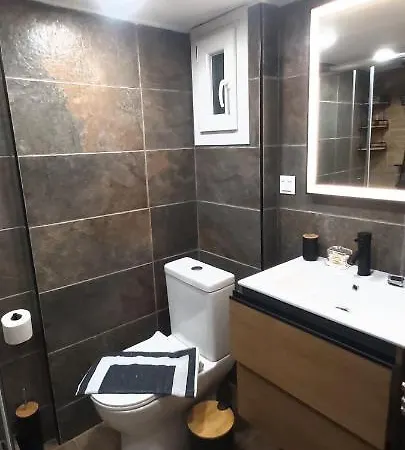 Sky Nomads Apartment *