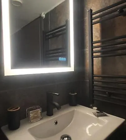 Sky Nomads Apartment